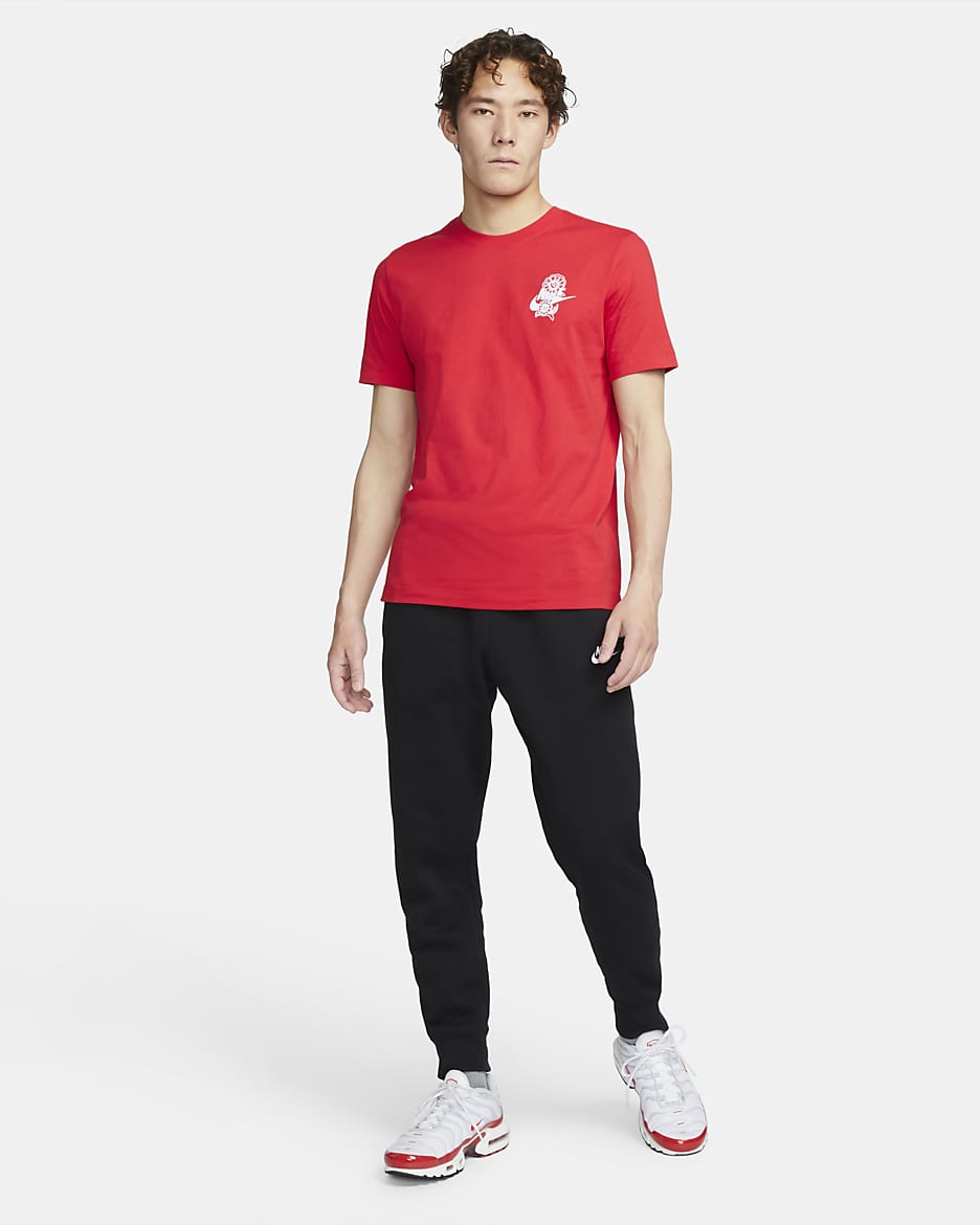 Red nike graphic tees online